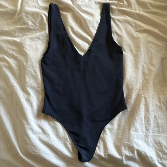 Babaton Contour Bodysuit - Picture 4 of 6